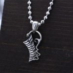 ピアノの鍵盤モチーフのペンダント