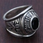 恋人への誕生日プレゼントカレッジリングの画像