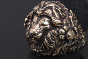 ライオン(獅子)スカルとロココの真鍮リング