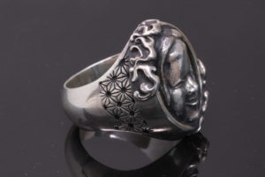 SV925製の能面・小面リング 和風の雲 麻紋様