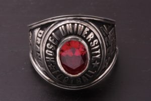 法政大学アメフト部様からご注文いただいた卒業記念カレッジリング