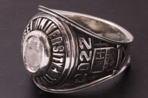 法政大学アメフト部様からご注文いただいた卒業記念カレッジリング