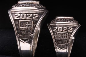 法政大学アメフト部様からご注文いただいた卒業記念カレッジリング