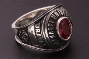 法政大学アメフト部様からご注文いただいた卒業記念カレッジリング