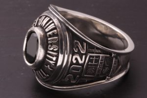 法政大学アメフト部様からご注文いただいた卒業記念カレッジリング