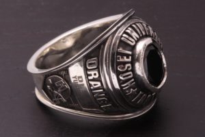 法政大学アメフト部様からご注文いただいた卒業記念カレッジリング