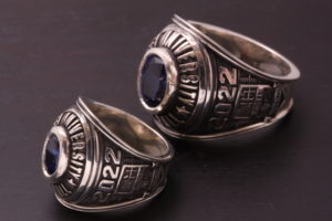 法政大学アメフト部様からご注文いただいた卒業記念カレッジリング