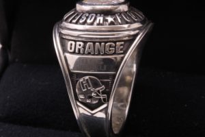 法政大学アメフト部様からご注文いただいた卒業記念カレッジリング