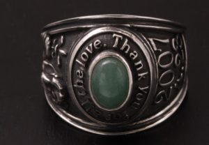 オーダーメイドで制作した愛犬REX君の追悼カレッジリング