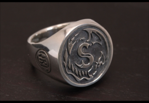 オリジナルデザインの印台(シグネット)リング
