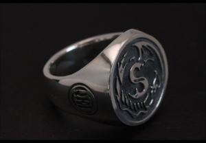 オリジナルデザインの印台(シグネット)リング